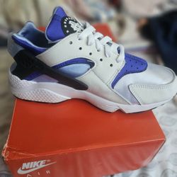 New In Box Nike Air Huarache Sz 8 Women/ 6.5 Men