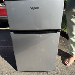 Whirlpool 3.1 cu ft Mini Fridge Stainless Steel