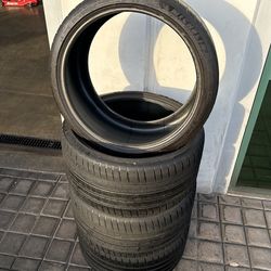 Set Or Michelin 4s 285/30R20