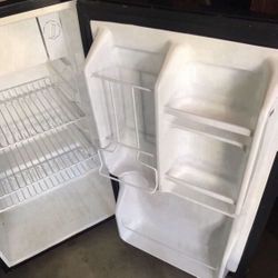 Refrigerador Pequeño Marca Mágic Chef