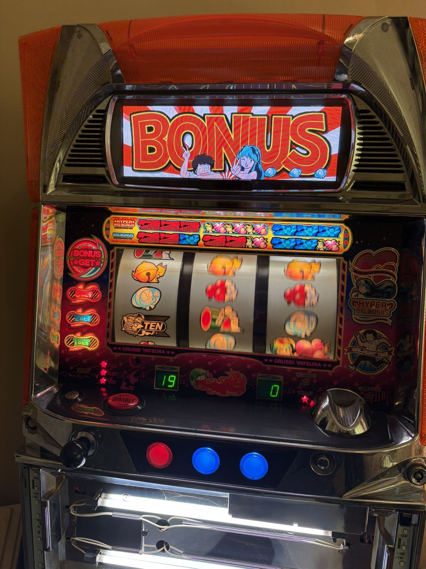 Quarters/Tonkens Slot Machine