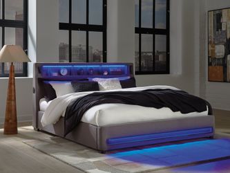 Verishaw Gray Queen Upholstered Bed (Online Special Price)