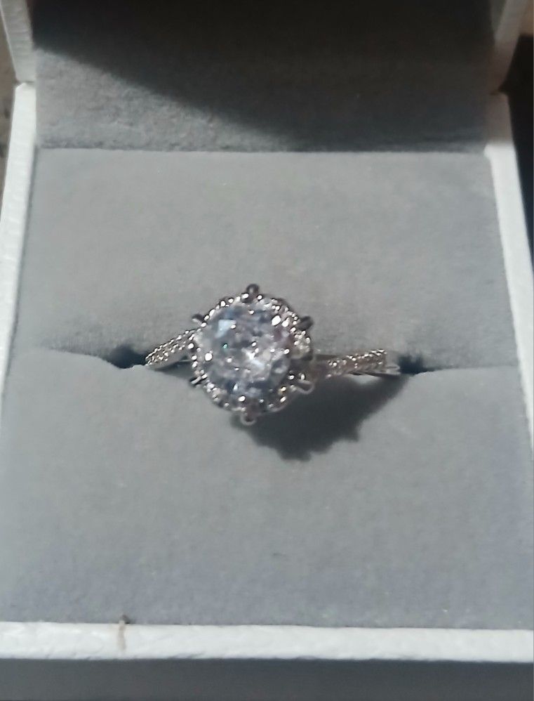 MOISSANITE RING