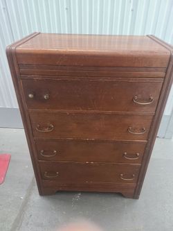 4 Drawer Standing Dresser