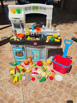 Kids kitchen... included everything toys