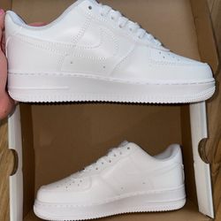 Nike Air Force one low top white 007 1