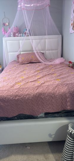 Bedroom set