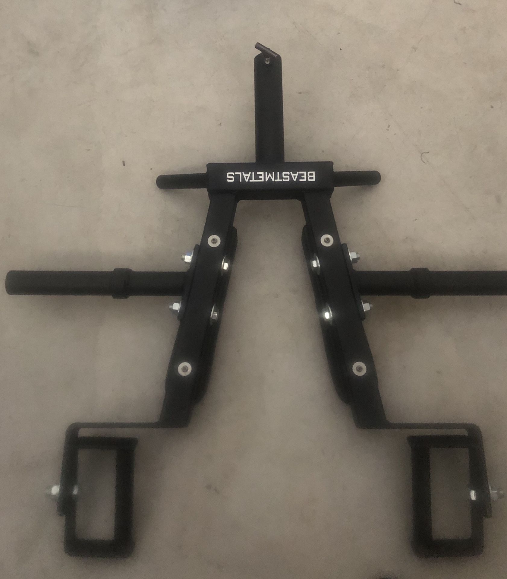 Wishbone landmine attachment
