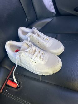 New Nike’s size 6 in kids or 7.5 in women