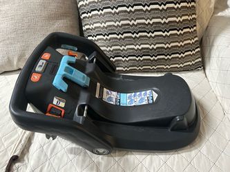 Uppababy mesa car seat base