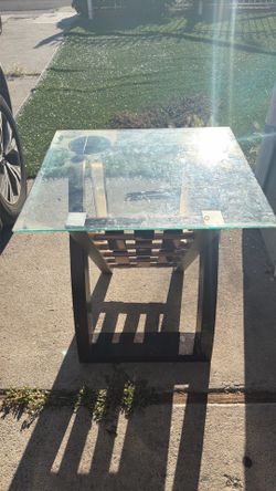 Free center table