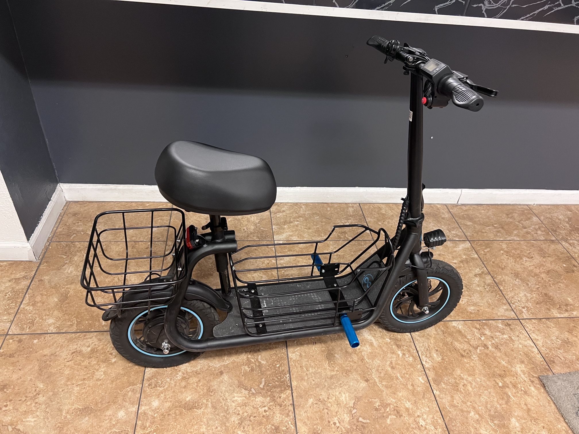 550 Watt E-Scooter With Seat And Double Baskets 20mph