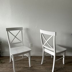 White Dinning Chairs (x2)