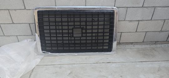 Volvo VNL truck grille with a bug screen