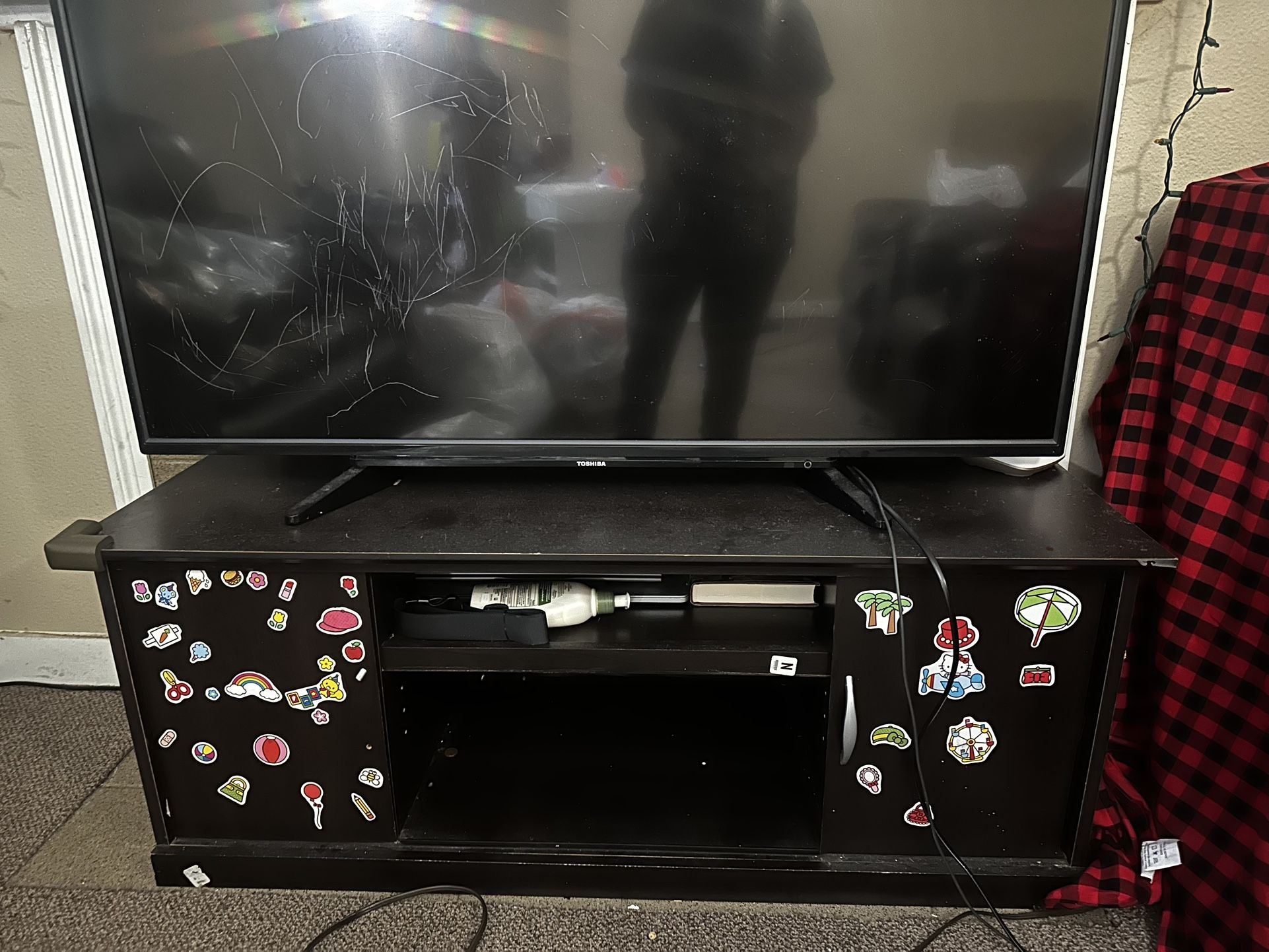 Free TV Stand For Pickup