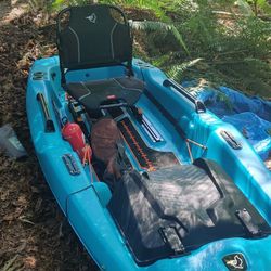 Gas Powered Kayak boat. Pelican Catch Pwr 100