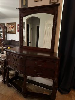 Armoire / Entry way
