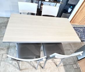 Restaurant Dining Table 