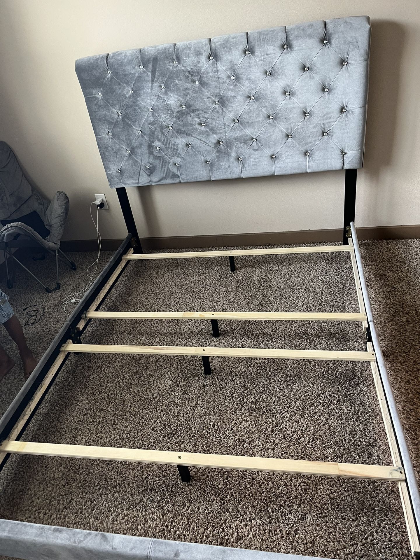 Queen bedframe And Dresser 