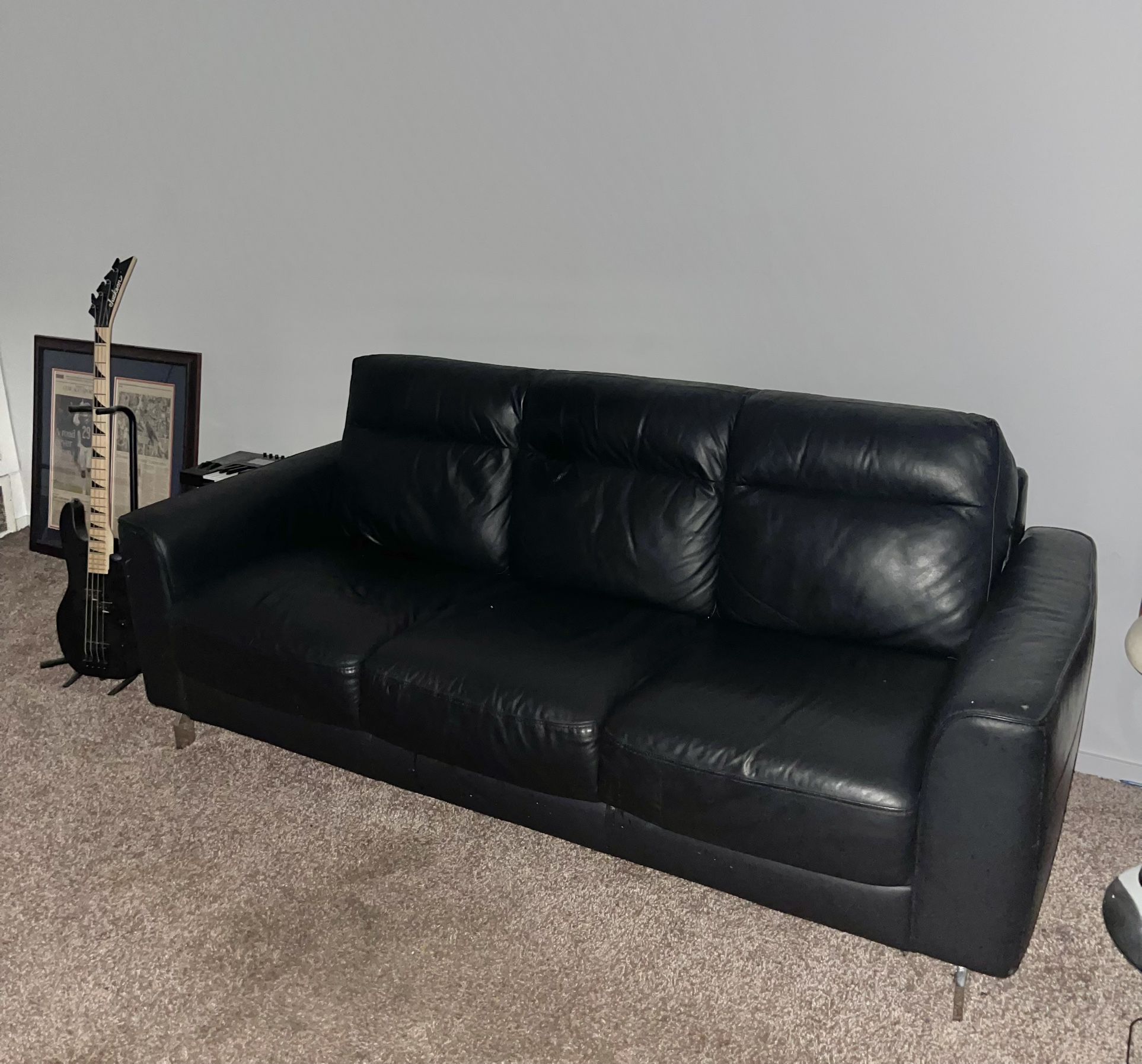 LOW PRICE! 3 Seater Black Leather Couch
