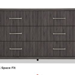 6 Drawer Dresser Almost New