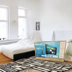 HD270 50” Hisense smart Roku 4k led Uhd tv 