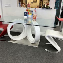 DINING TABLE WITH 4 CHAIRS ON SALE STARTING AT $399// MESA DE COMEDOR CON 4 SILLAS DESDE $399