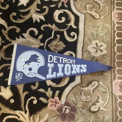 VINTAGE 1967 DETROIT LIONS NFL FOOTBALL ONE BAR HELMET PENNANT