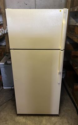 GE Top Mount White Refrigerator
