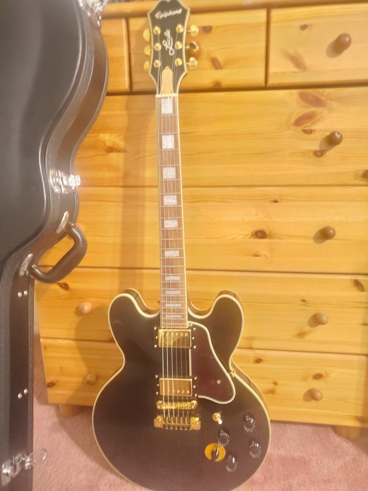 Beautiful Brand New Epiphone BB King Lucille Guitar 🎸 With Case