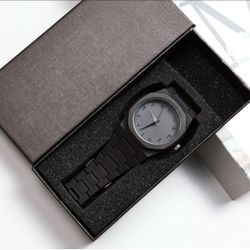 Luxury Black Minimalist Watch for Men – All-Black Stainless Steel Look, Modern Statement Wristwatch