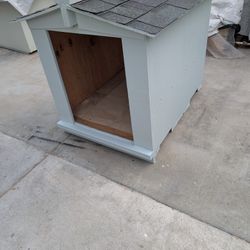 Brand New Custom-made Dog Houses With Shingle Roof Lifted From The Ground Guarantino Lake