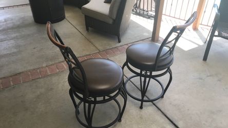Set of 2 Swivel counter Stools