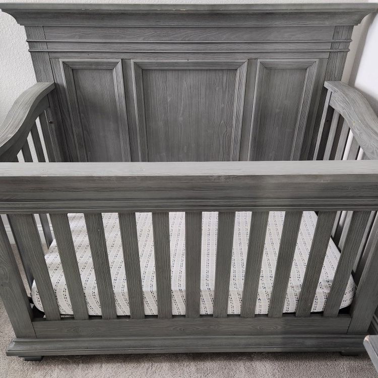 $375 GREAT DEAL! 4 and 1 Baby Crib and resser