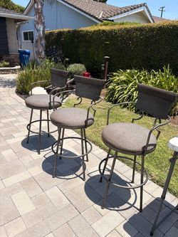 Swivel bar stools