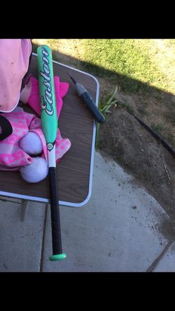 Girls Easton bat 30 inch 21 oz