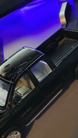 Maisto Ram 2002 & Trailer 1:27 Scale