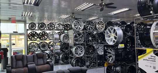 CUSTOM WHEELS SET $40 DOWN