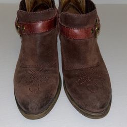 Brown suede boots… Size 7