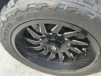 22" FUEL WHEELS TOYO TIRES
