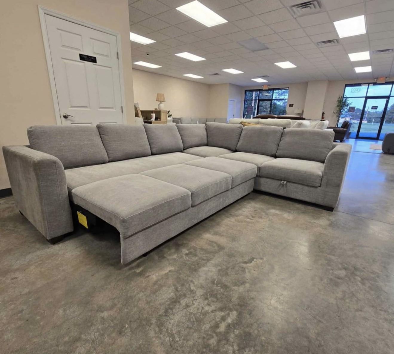 New Thomasville Caler Sleeper Sectional w/ Storage