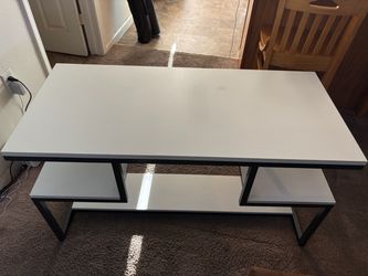 Centerpiece table and tv table