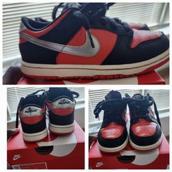 PRE-OWNED KIDS NIKE DUNKS SIZE 13.5C