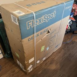 Flexispot V9  Standing Desk (New In box)