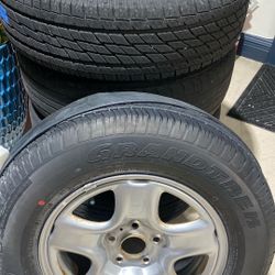 Toyota RAV4 2001-2005 Wheels With Tires