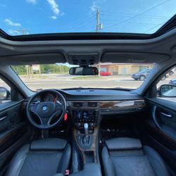 2009 BMW 328i RWD /// 
Black Rims with red brake calipers, Aftermarket touchscreen HeadUnit with Apple Car play , Rearview Camera…

FINANCING AVAILABL