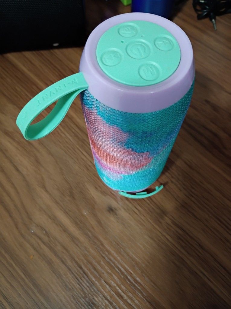 BLUETOOTH SPEAKER π