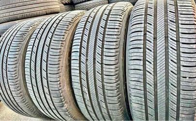 235/55/18 Michelin Tires con 80% de vids las 4