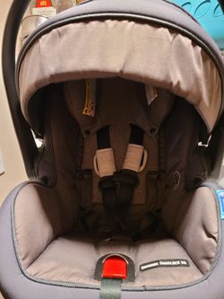 Graco Snugride Snuglock 35 Platinum XT Carseat