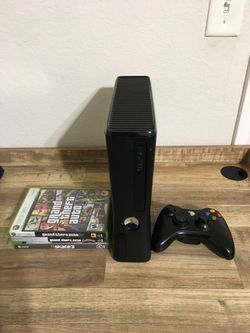 Xbox 360 Slim 320 gb w/ games
